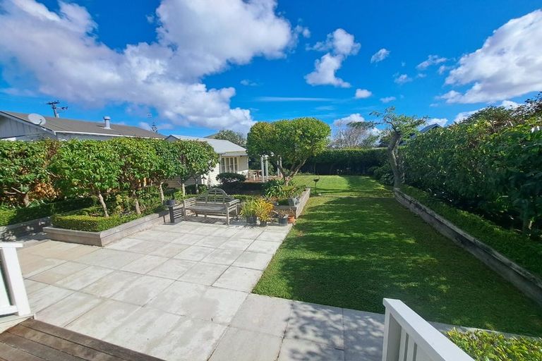 Photo of property in 23 Cowper Street, Devonport, Auckland, 0624