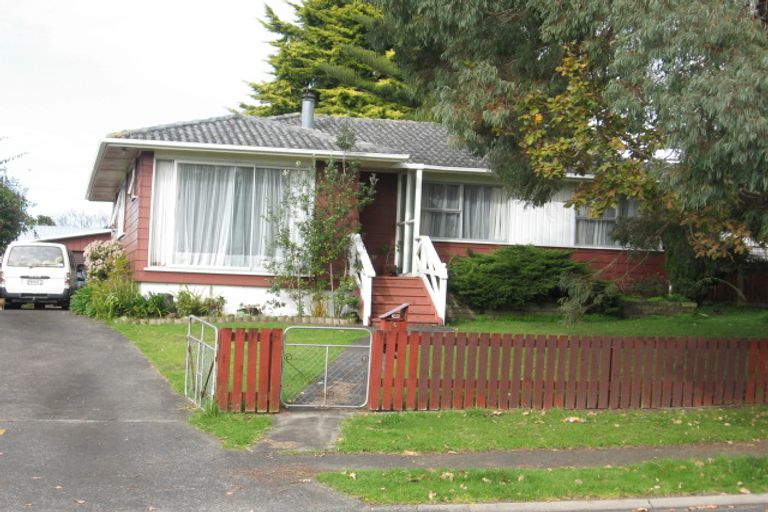 Photo of property in 6 Solo Place, Manurewa, Auckland, 2102