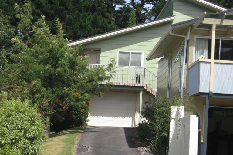 Photo of property in 1/10 Glenvale Place, Totara Vale, Auckland, 0629