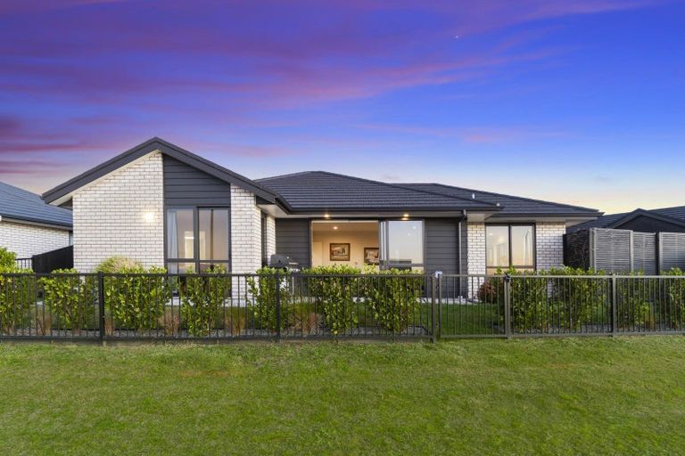 Photo of property in 5 Warlock Way, Papamoa, 3118