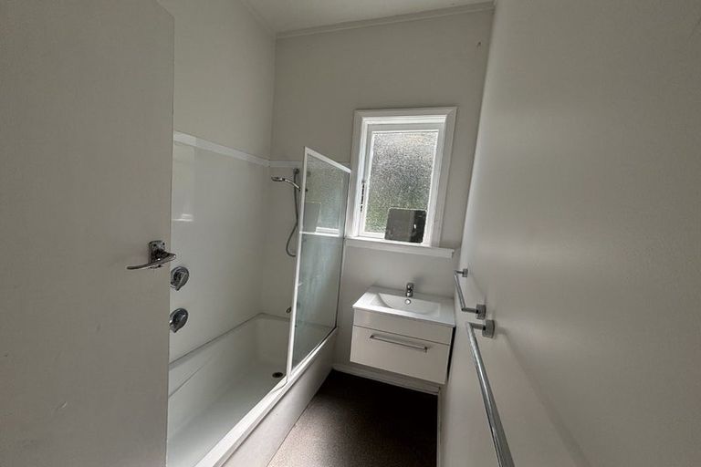 Photo of property in 1/14 Clifton Terrace, Kelburn, Wellington, 6012