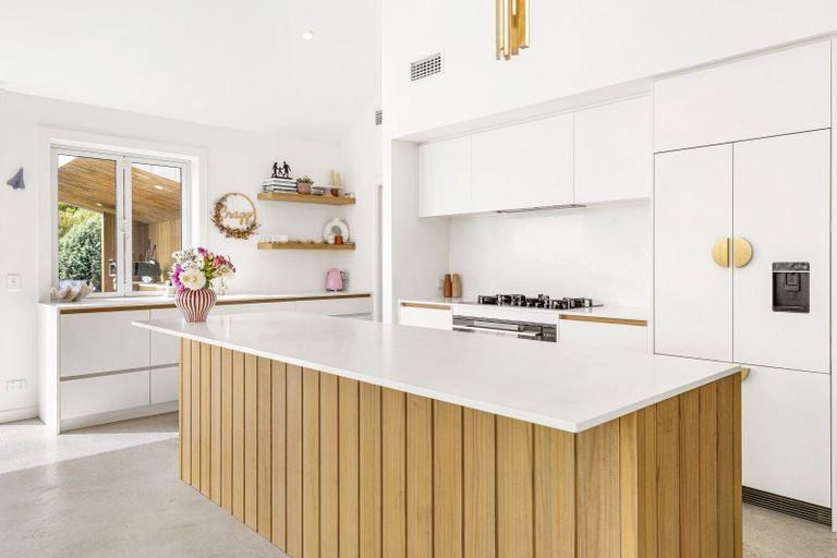 Photo of property in 13 Lochinvar Lane, Acacia Bay, Taupo, 3385