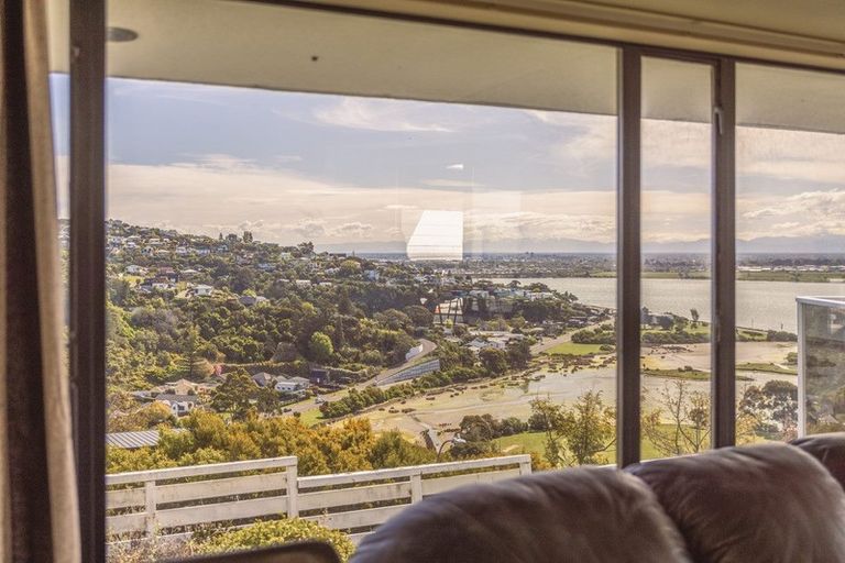 Photo of property in 19 Inverness Lane, Redcliffs, Christchurch, 8081