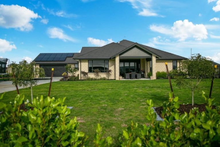 Photo of property in 17 Alan Livingston Drive, Cambridge, 3434