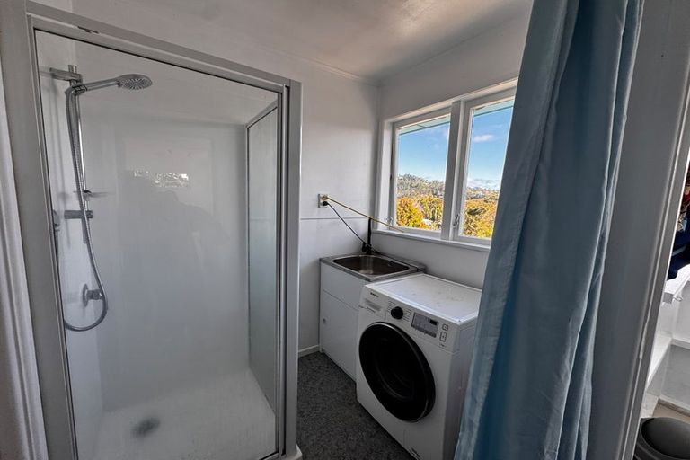 Photo of property in 75 Avonleigh Road, Green Bay, Auckland, 0604