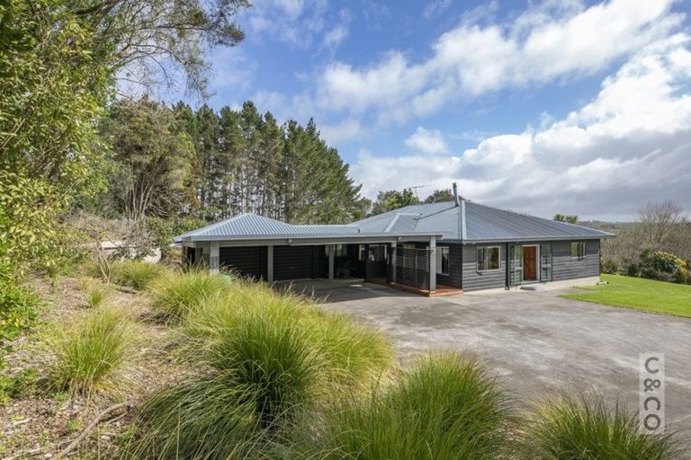 Photo of property in 166 Rimmer Road, Helensville, 0875