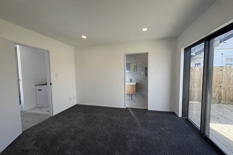 Photo of property in 12c Elcoat Avenue, Te Atatu South, Auckland, 0610