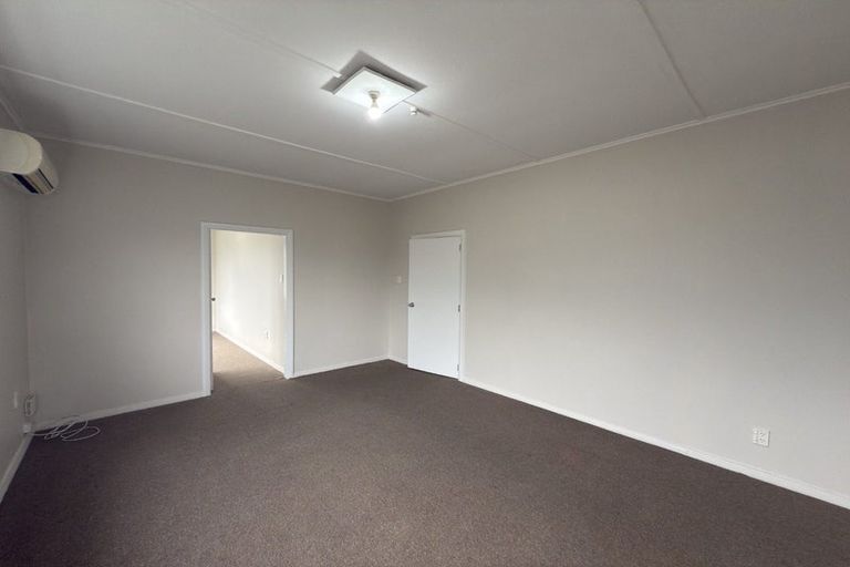 Photo of property in 31 Dickson Crescent, Hornby, Christchurch, 8042