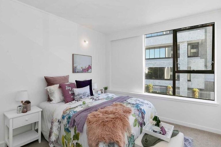 Photo of property in Hobson Court Flats, 22/70 Hobson Street, Thorndon, Wellington, 6011