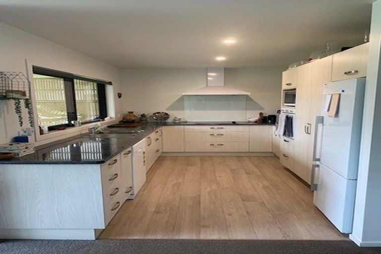 Photo of property in 19 Pohutukawa Drive, Cable Bay, 0420