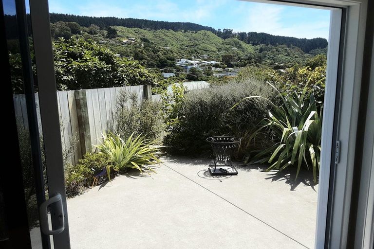 Photo of property in 10 Larsen Crescent, Tawa, Wellington, 5028