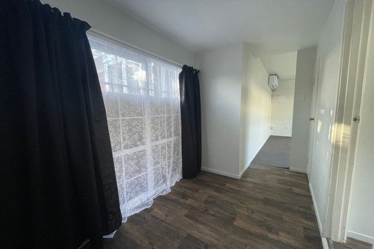 Photo of property in 43 Hallberry Road, Mangere East, Auckland, 2024