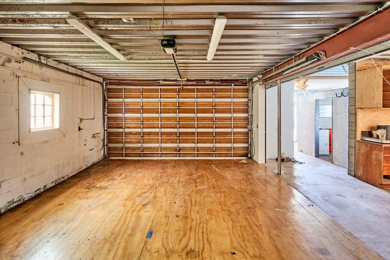 Photo of property in 164 The Esplanade, Houghton Bay, Wellington, 6023