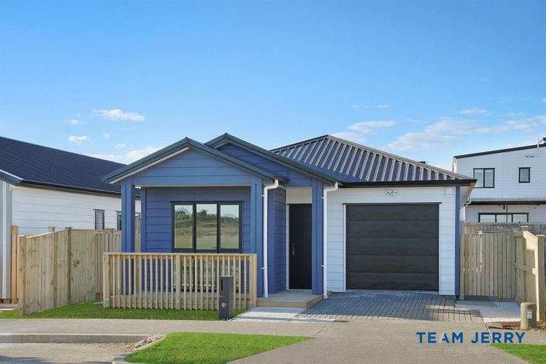 Photo of property in 43 Tributary Parade, Karaka, Papakura, 2113