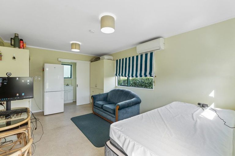 Photo of property in 28 Drake Street, Waikawa Beach, Levin, 5573