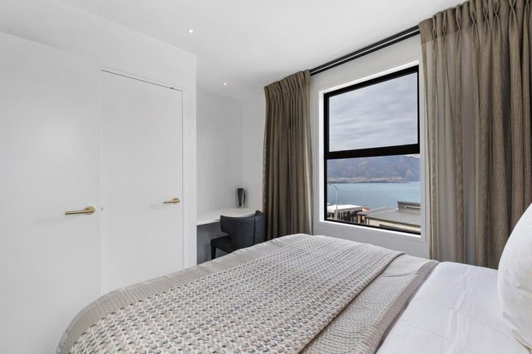 Photo of property in 13 Caples Place, Fernhill, Queenstown, 9300