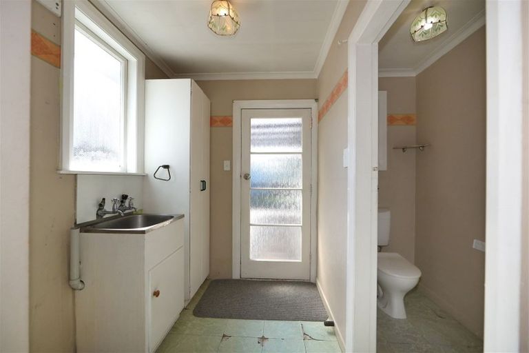 Photo of property in 214 Mayfair Avenue, Mayfair, Hastings, 4122