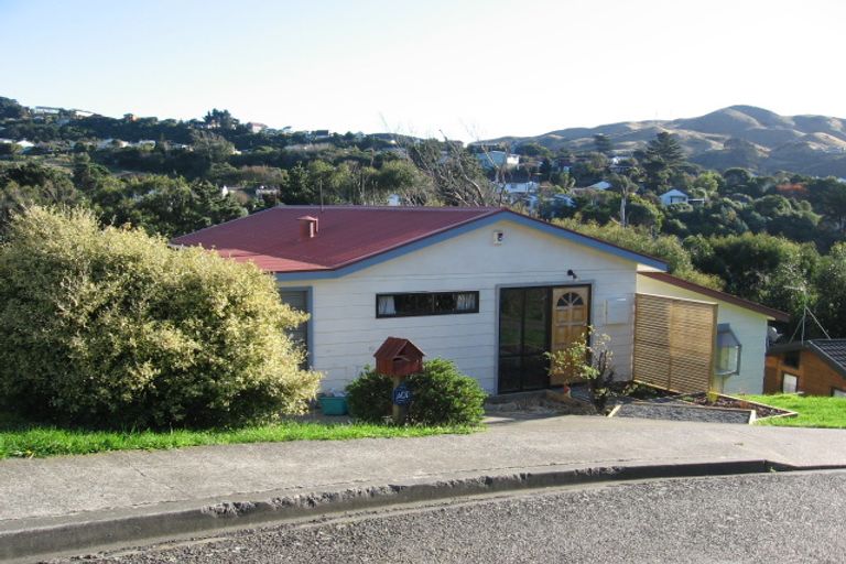 Photo of property in 3 Otonga Way, Churton Park, Wellington, 6037