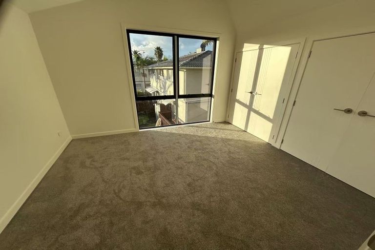 Photo of property in 344a East Coast Road, Sunnynook, Auckland, 0632
