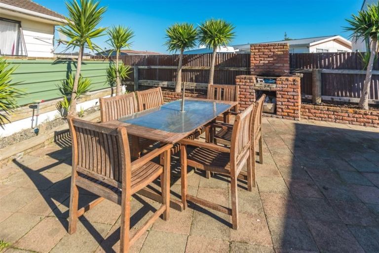 Photo of property in 38 Tongariro Street, Castlecliff, Wanganui, 4501