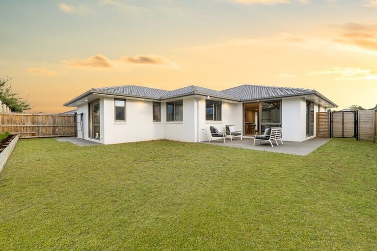 Photo of property in 14 Huria Vista, Pyes Pa, Tauranga, 3112