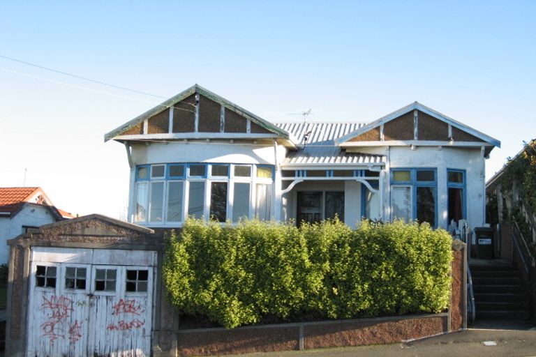 Photo of property in 105 Eglinton Road, Mornington, Dunedin, 9011