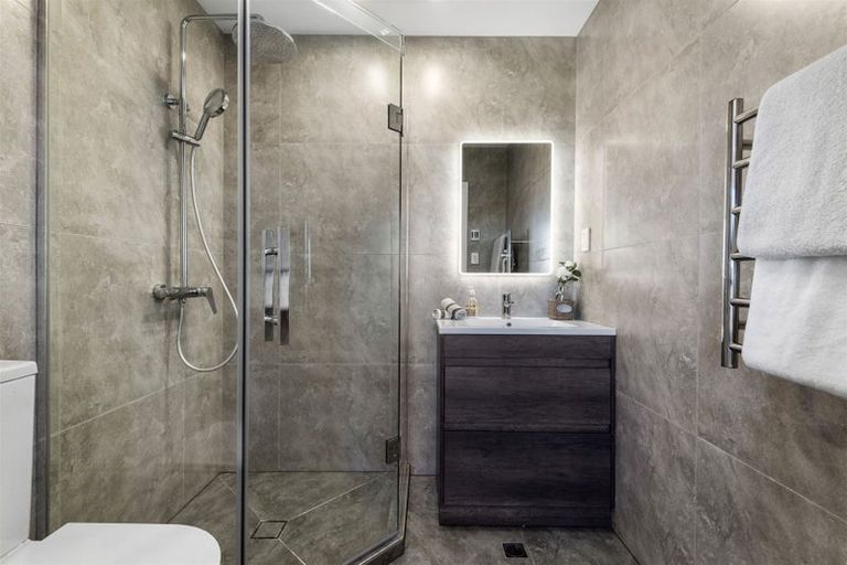 Photo of property in 2/14 Williamson Avenue, Belmont, Auckland, 0622