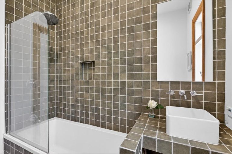 Photo of property in 23 Cameron Road, Bluff Hill, Napier, 4110