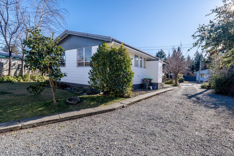 Photo of property in 15 Huxley Place, Twizel, 7901