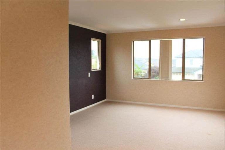 Photo of property in 33 Carousel Crescent, East Tamaki Heights, Auckland, 2016