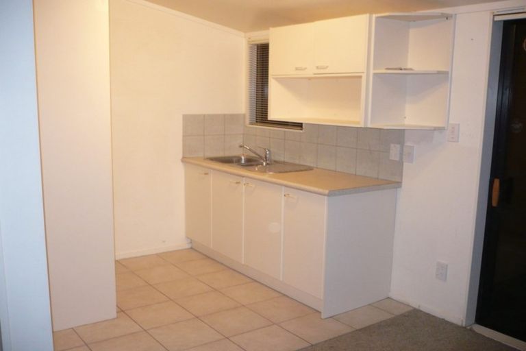 Photo of property in 28 Ronald Macken Place, Windsor Park, Auckland, 0632