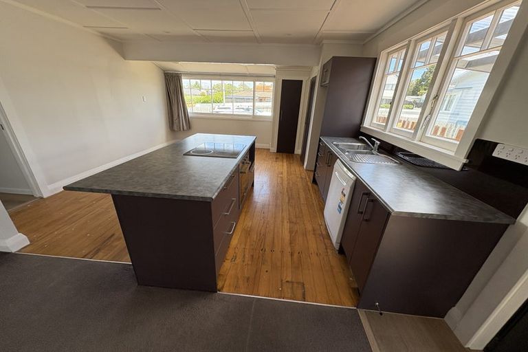 Photo of property in 76 Wharf Road, Te Atatu Peninsula, Auckland, 0610