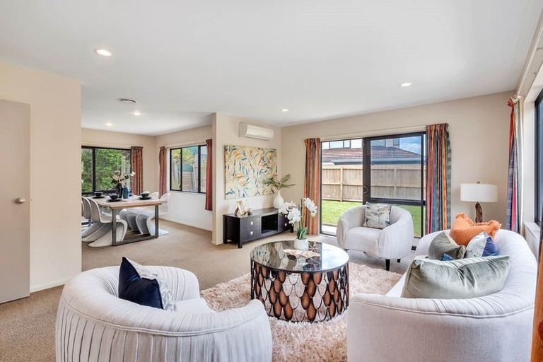 Photo of property in 16 Coventry Way, Long Bay, Auckland, 0630