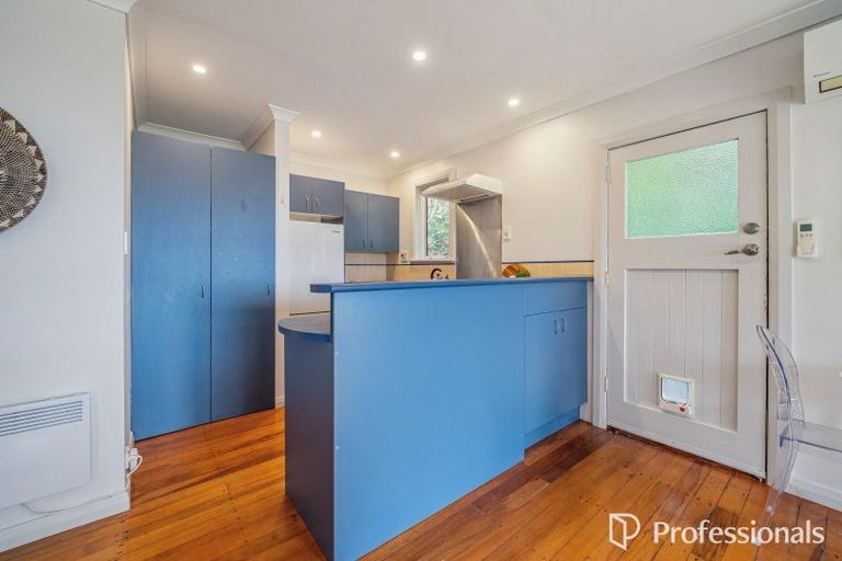 Photo of property in 77 Maungaraki Road, Korokoro, Lower Hutt, 5012