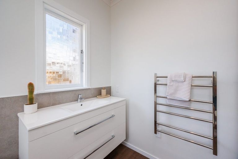 Photo of property in 25 Brightwater Terrace, Terrace End, Palmerston North, 4410