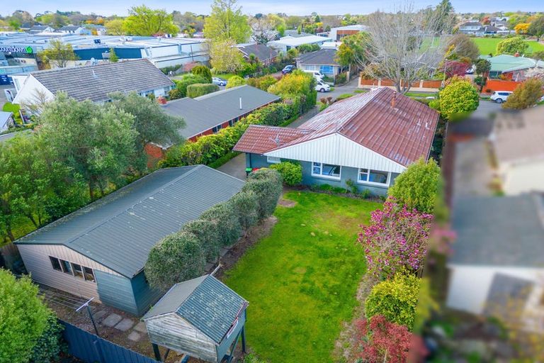 Photo of property in 7 Brookby Crescent, Avonhead, Christchurch, 8042