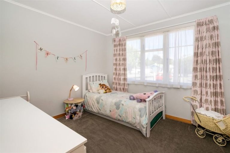 Photo of property in 33 Holdaway Street, Riversdale, Blenheim, 7201
