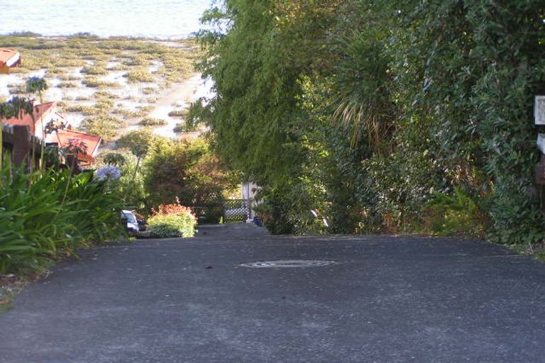 Photo of property in 2/30a Walter Street, Hauraki, Auckland, 0622