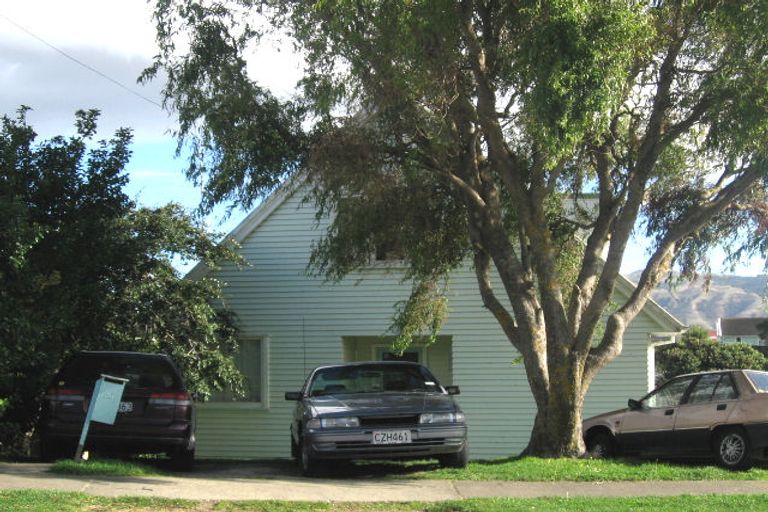 Photo of property in 36 Aberfeldy Street, Cannons Creek, Porirua, 5024