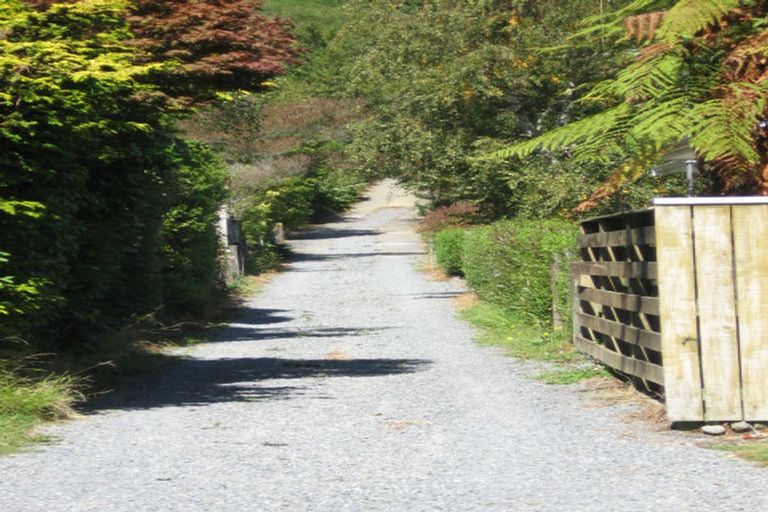 Photo of property in 208 Plateau Road, Te Marua, Upper Hutt, 5018