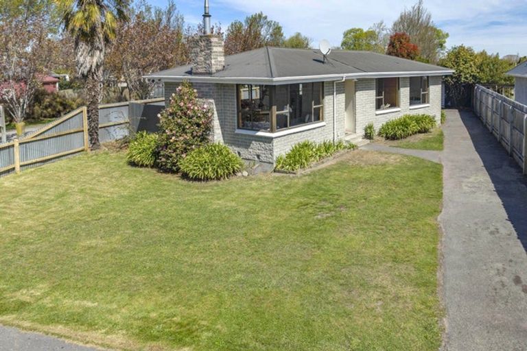 Photo of property in 67 Englefield Road, Northwood, Christchurch, 8051