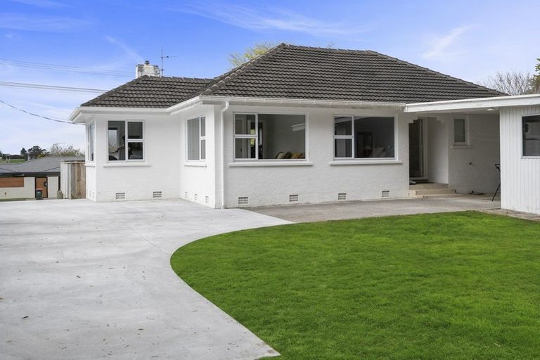 Photo of property in 394 Mangorei Road, Merrilands, New Plymouth, 4312