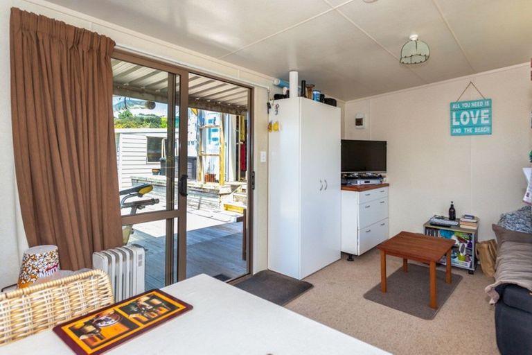 Photo of property in 105 Titiro Place, Onemana, Whangamata, 3691