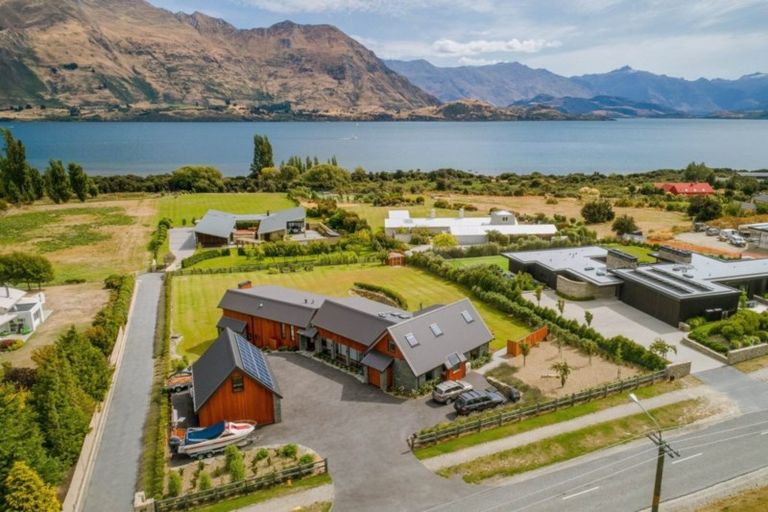 Photo of property in 314 Beacon Point Road, Wanaka, 9305