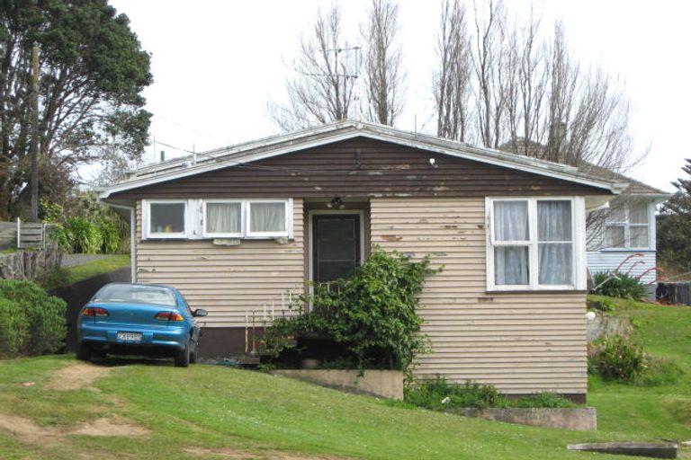 Photo of property in 32a Seaview Road, Marfell, New Plymouth, 4310