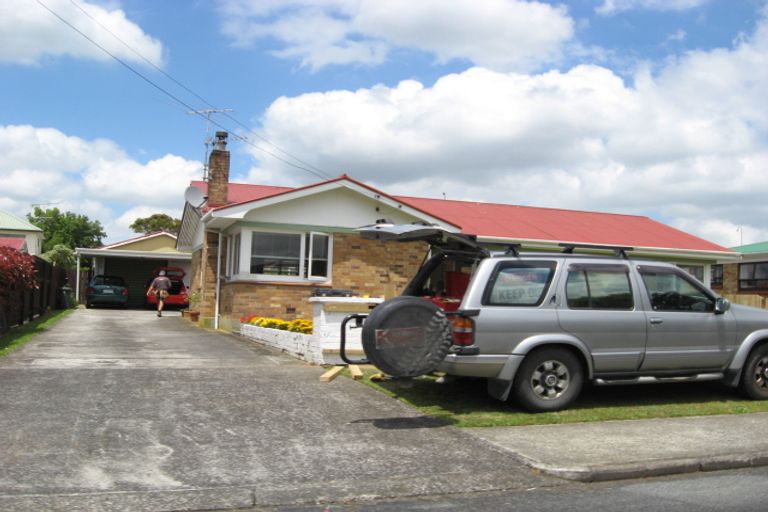 Photo of property in 2 Beresford Street, Pukekohe, 2120