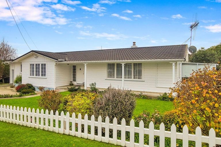 Photo of property in 73 Parkes Avenue, Saint Johns Hill, Whanganui, 4501