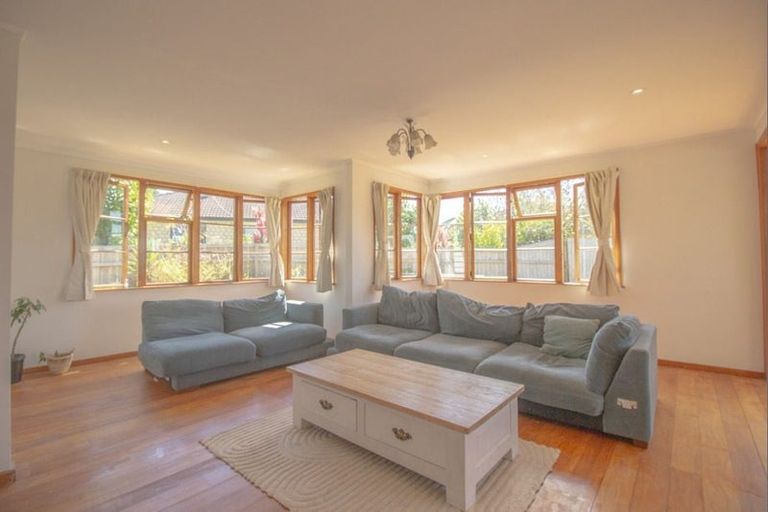 Photo of property in 11 Ramwall Place, Weymouth, Auckland, 2103