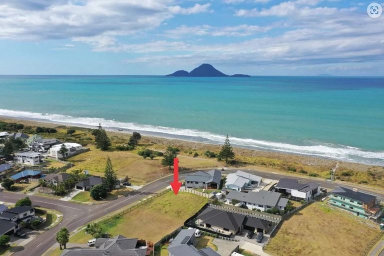 Photo of property in 2 Pacific Parade, Coastlands, Whakatane, 3120