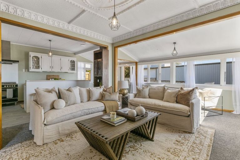 Photo of property in 164 Mangorei Road, Merrilands, New Plymouth, 4312